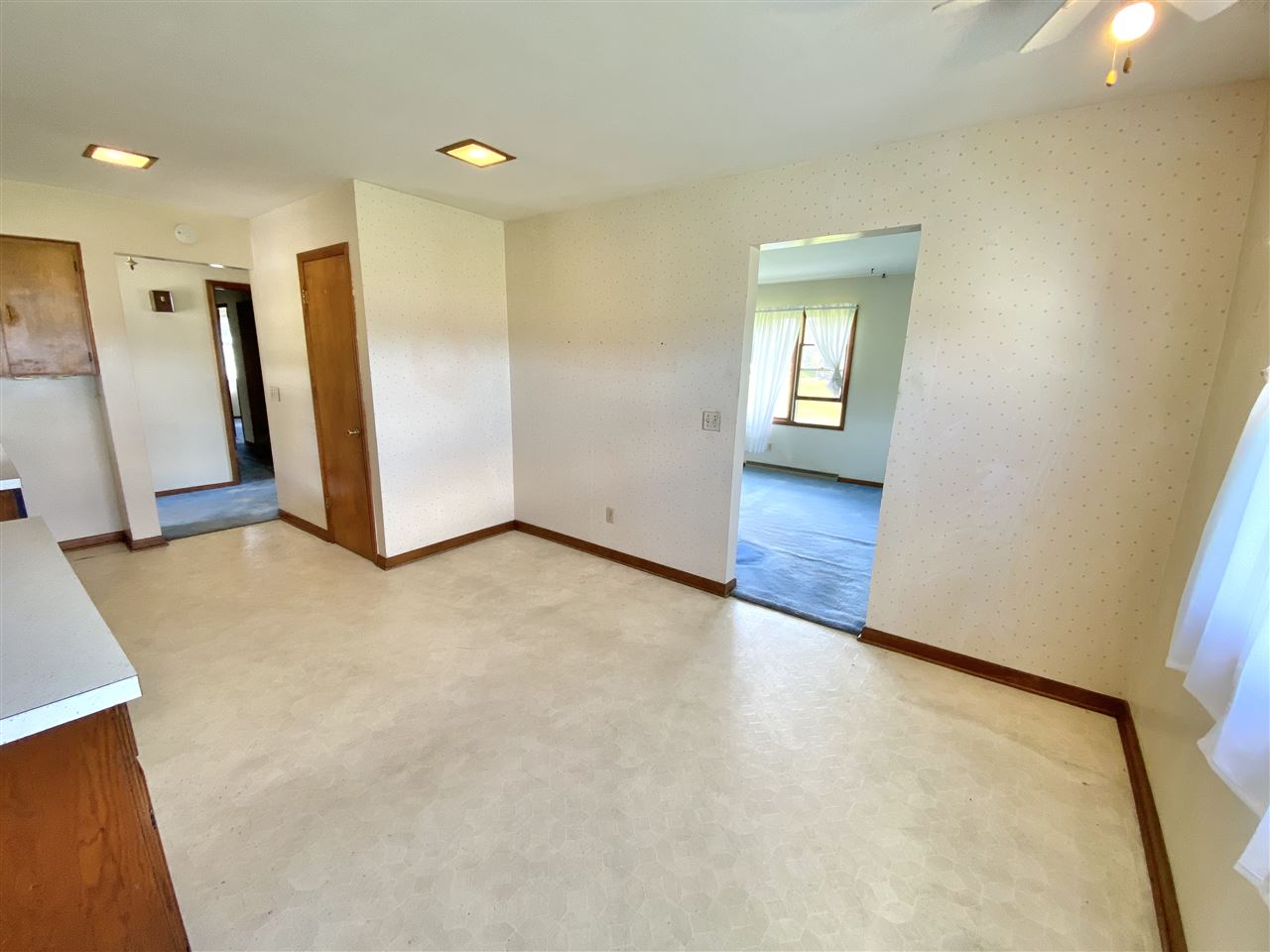 1966 South Morrice Road Owosso, MI 48867 - Photo 5 of 19 50021062-4.JPG