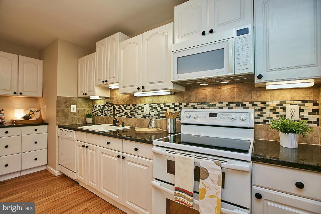 3910 Bryce Road Alexandria, VA 22312 - Photo 3 of 30 Quality Fixtures&Finishes!