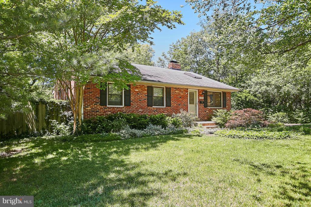 3910 Bryce Road Alexandria, VA 22312 - Photo 28 of 30 Beautifully Landscaped Front Yard