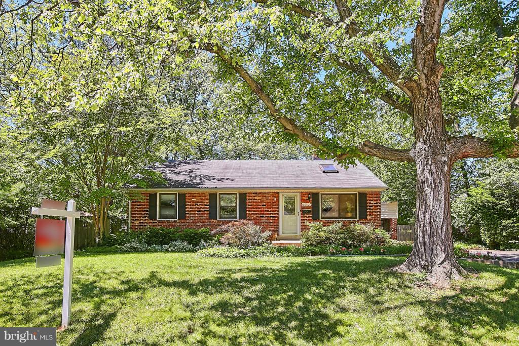 3910 Bryce Road Alexandria, VA 22312 - Photo 6 of 30 This Solid Brick Parklawn Charmer is a MUST SEE!
