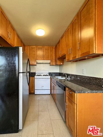 $1,795 | 4375 York Boulevard, Unit 208, Los Angeles, CA 90041