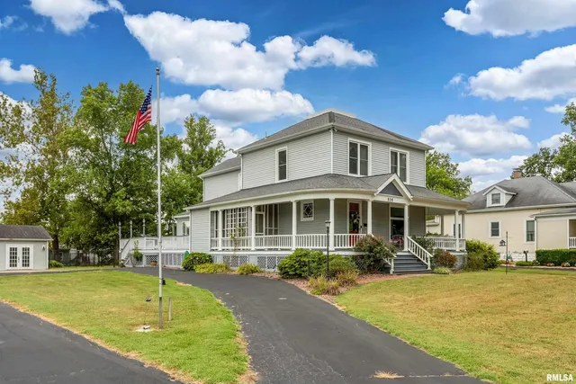 $369,900 | 535 East Main Street, Du Quoin, IL 62832