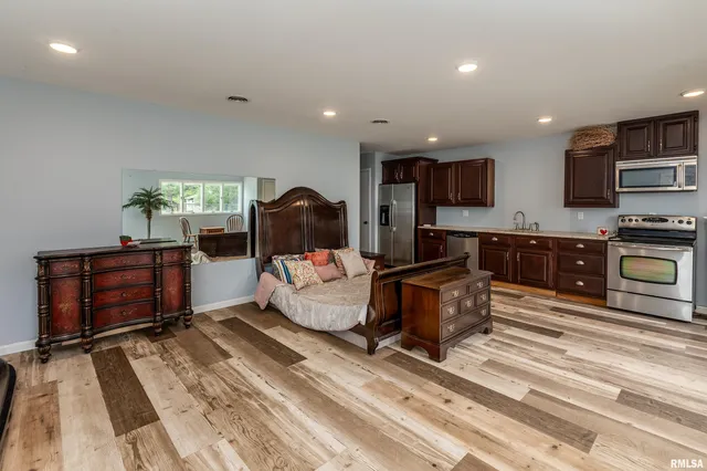 $369,900 | 535 East Main Street, Du Quoin, IL 62832