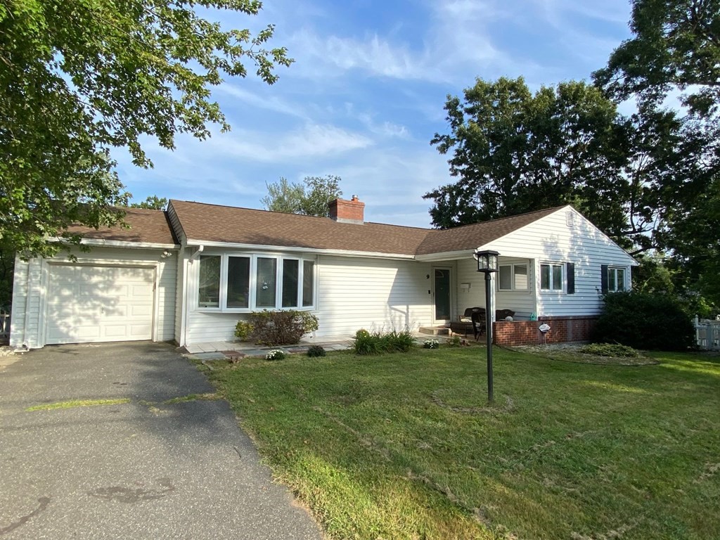 9 Dayton Street Springfield, MA 01118 - Photo 1 of 28 Gallery Image 1