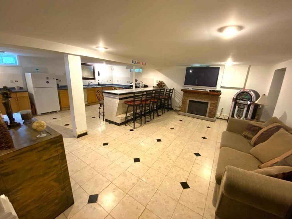 9 Dayton Street Springfield, MA 01118 - Photo 16 of 28 Gallery Image 16