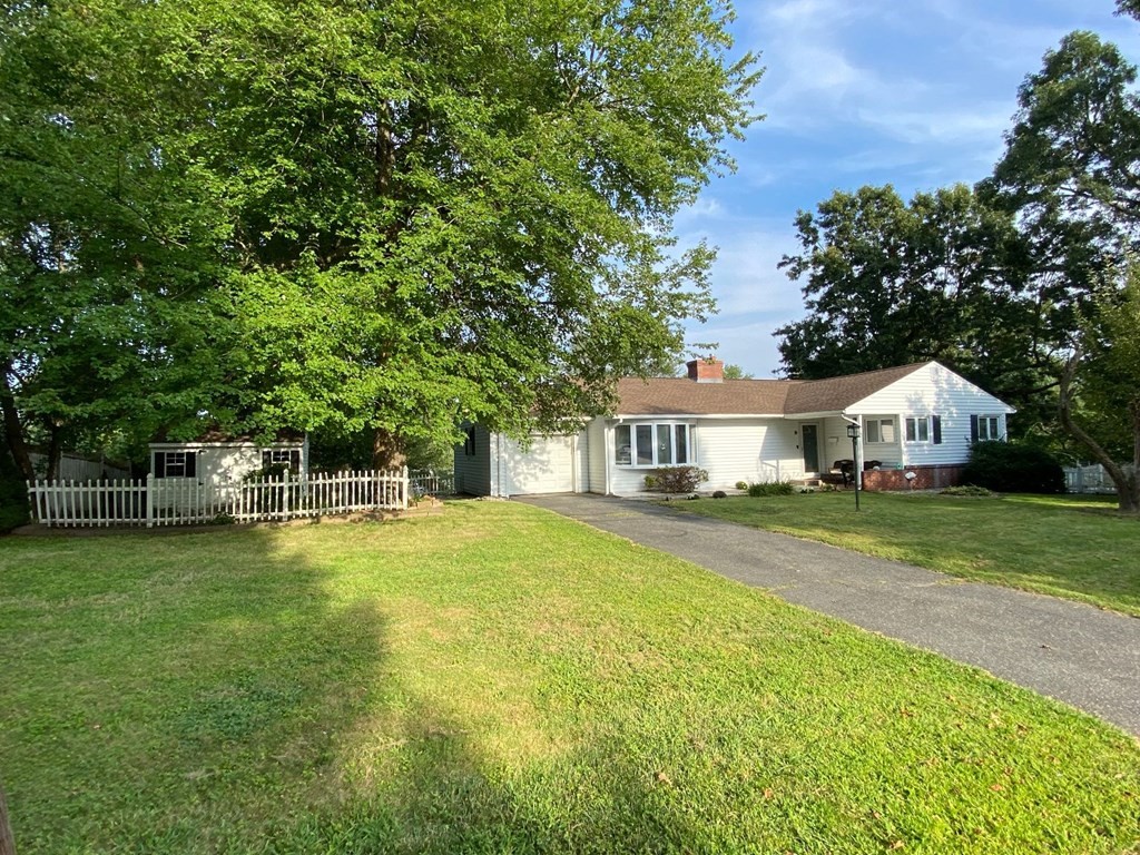 9 Dayton Street Springfield, MA 01118 - Photo 2 of 28 Gallery Image 2