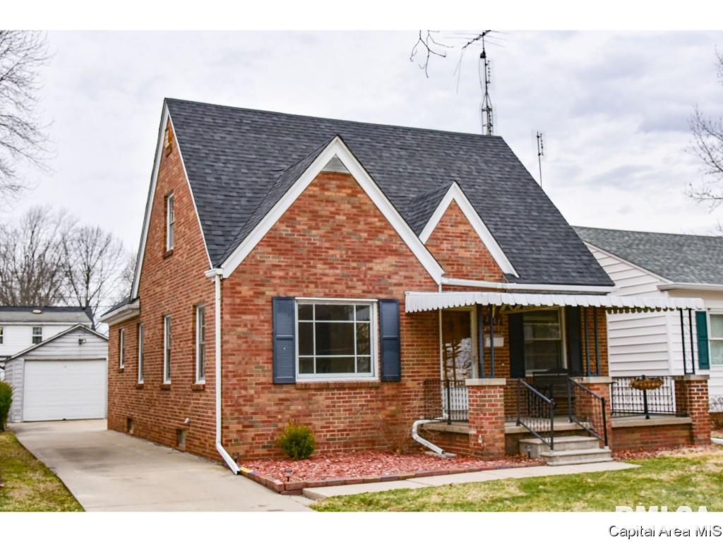 2067 Marland Street Springfield, IL 62702 - Photo 1 of 35