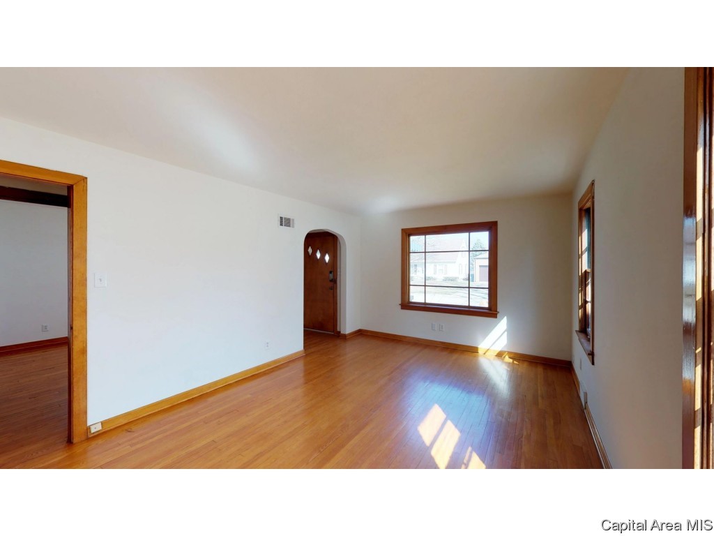 2067 Marland Street Springfield, IL 62702 - Photo 8 of 35