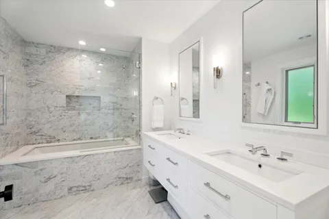 $3,395,000 | 31 East East Gate Road, Wainscott, NY 11975