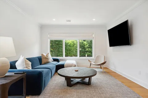 $3,395,000 | 31 East East Gate Road, Wainscott, NY 11975