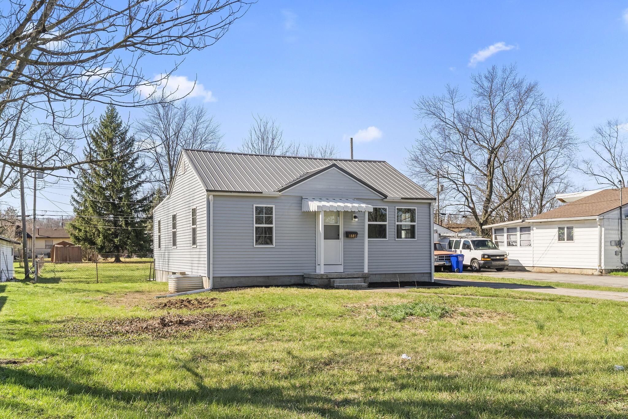 1885 Case Road Columbus, OH 43224 - Photo 4 of 63