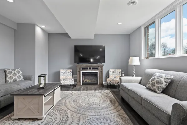 $749,500 | 21163 Wooded Cove Drive, Elwood, IL 60421