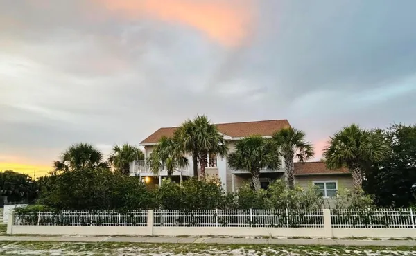 $1,295,000 | 631 Pelican Drive, Fort Walton Beach, FL 32548
