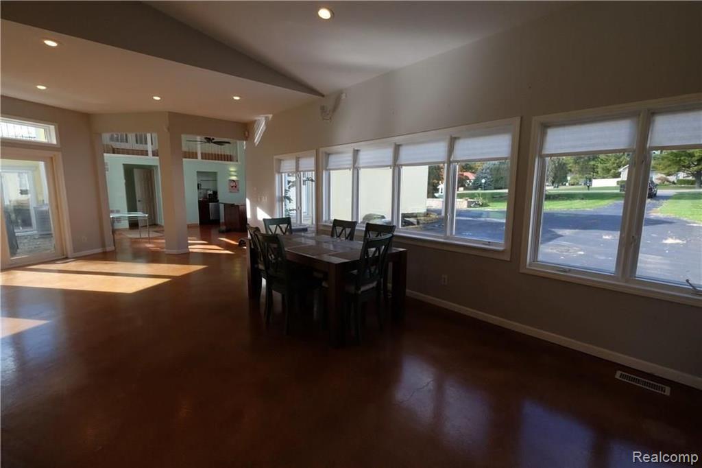 693 John R Road Rochester Hills, MI 48307 - Photo 13 of 36