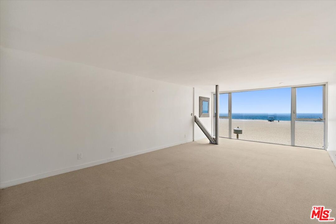 4 Jib Street, Unit 2 Marina del Rey, CA 90292 - Photo 23 of 37 a view of an empty room with a window