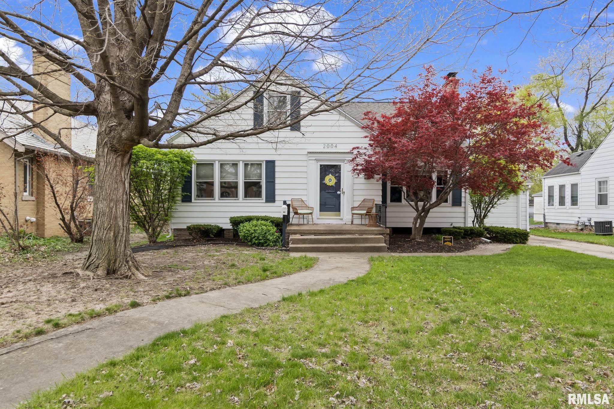 2004 South Walnut Street Springfield, IL 62704 - Photo 1 of 37