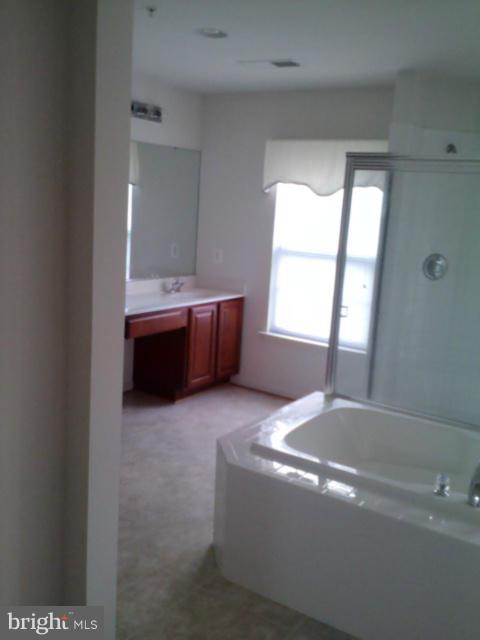 6830 Sand Cherry Way Clinton, MD 20735 - Photo 8 of 10 Bath (Master)