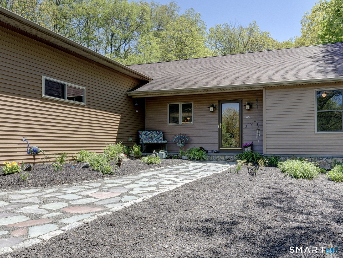 123 Round Hill Road Middletown, CT 06457 - Photo 1 of 1