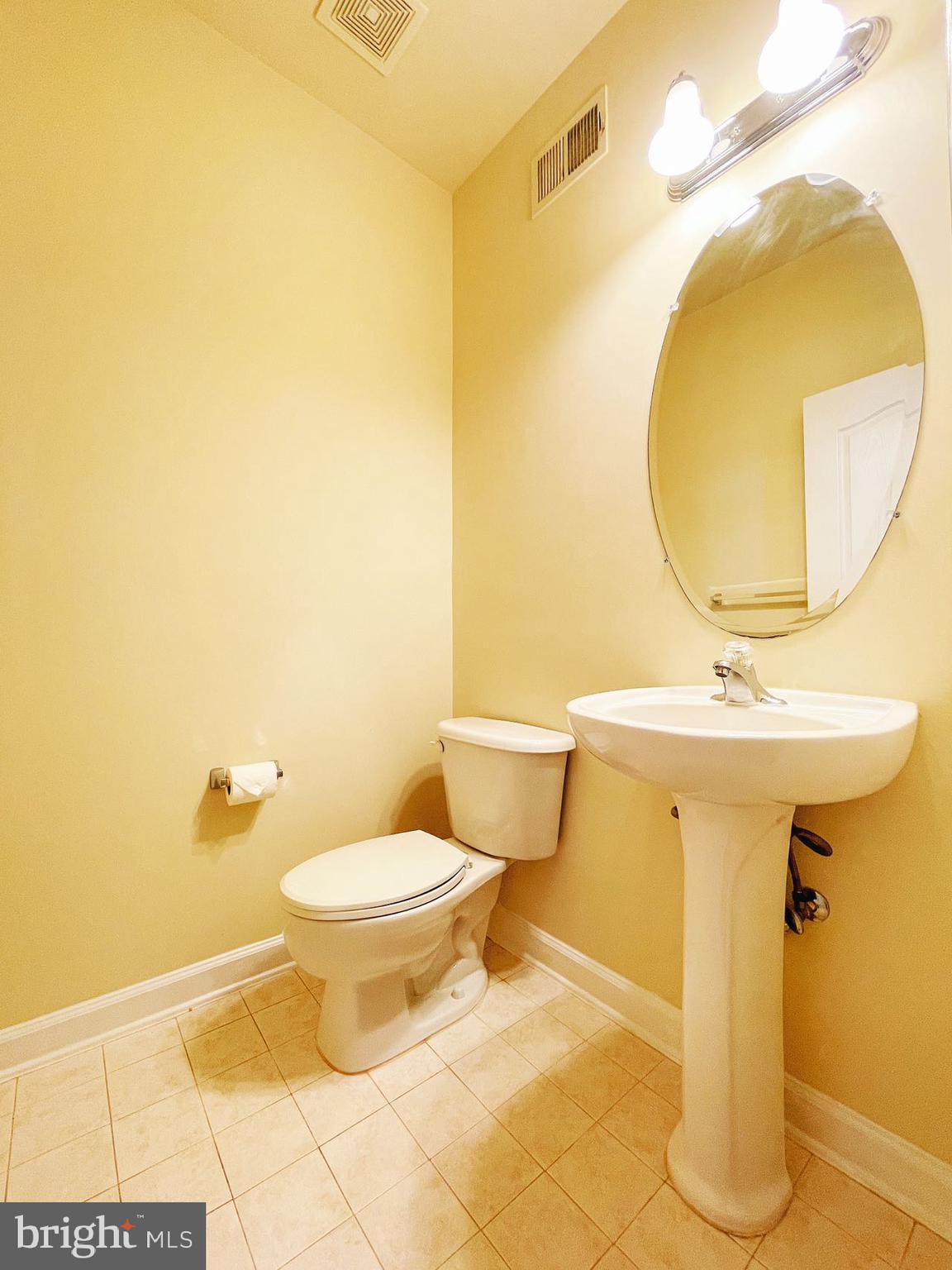 1105 Gaither Road Rockville, MD 20850 - Photo 8 of 27 MAINFLOOR HALF BATH