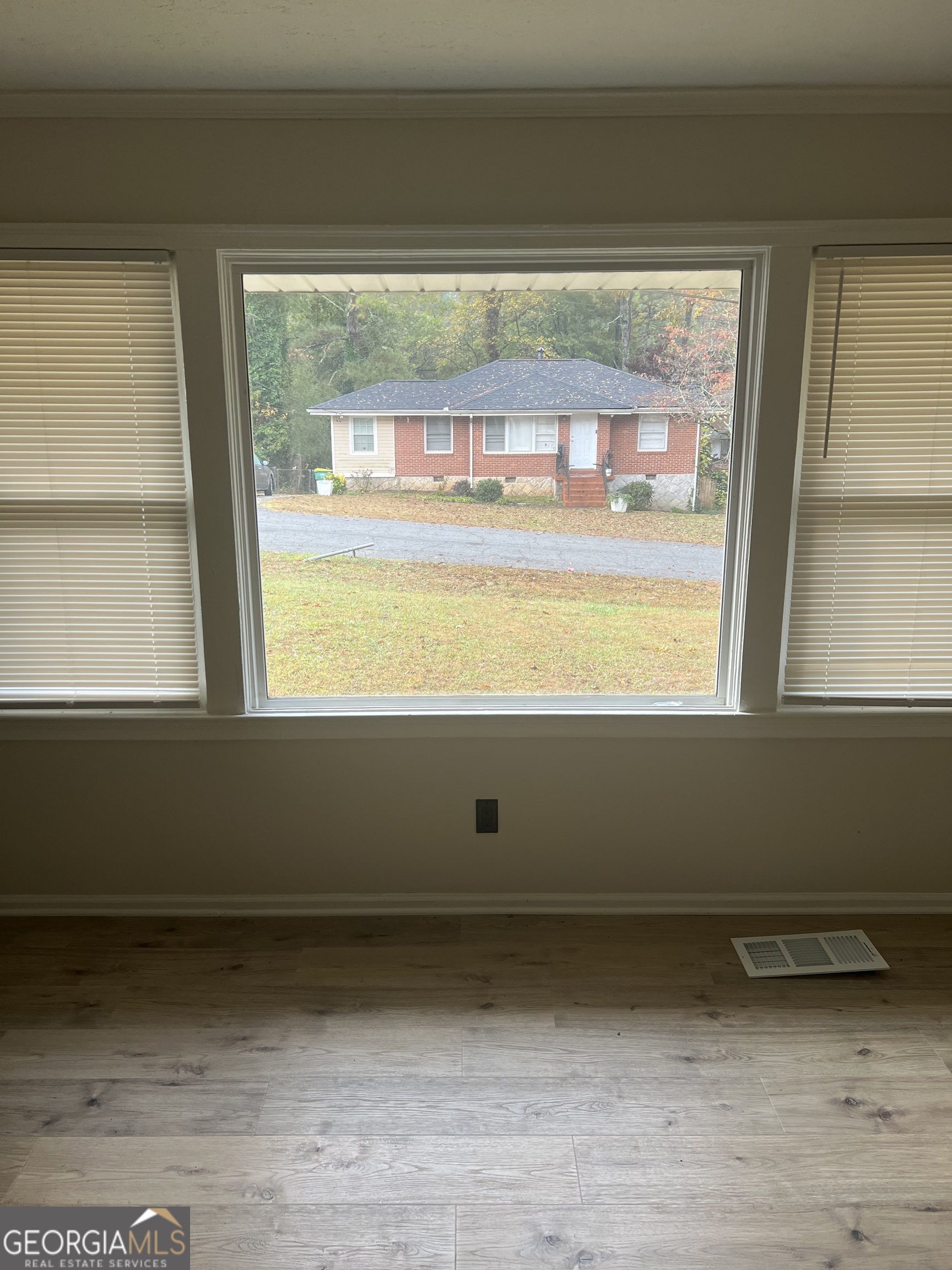 784 Spring Valley Drive Forest Park, GA 30297 - Photo 3 of 12 a view of room with window
