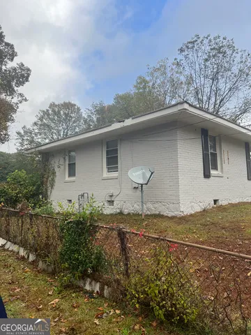 a front view of house with yard