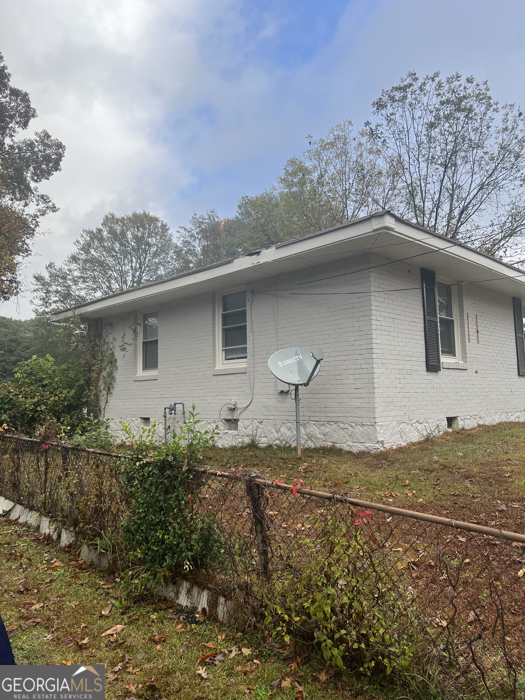 784 Spring Valley Drive Forest Park, GA 30297 - Photo 9 of 12 a front view of house with yard