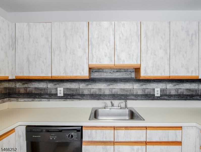 92 Falcon Ridge Way North, Unit 2 Hamburg, NJ 07419 - Photo 10 of 18 Gallery Image 10