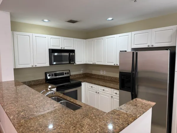 $4,640 | 612 Fern Street, West Palm Beach, FL 33401