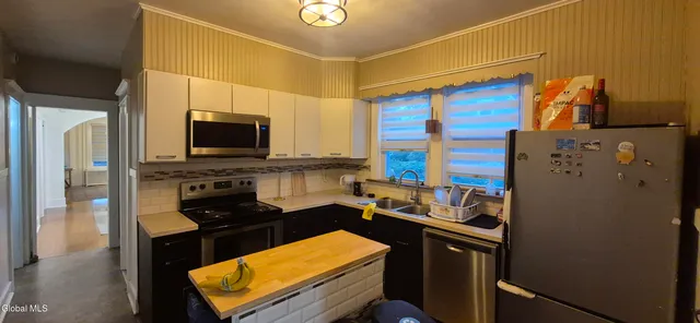 $1,700 | 36 Harris Avenue, Albany, NY 12208