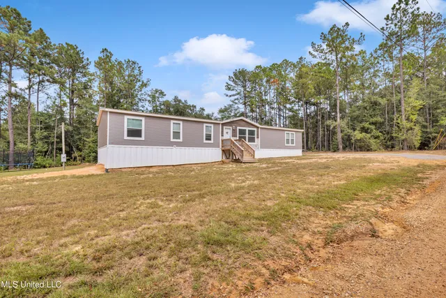 $270,000 | 22280 Road 374, Kiln, MS 39556