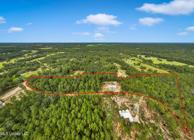 $270,000 | 22280 Road 374, Kiln, MS 39556