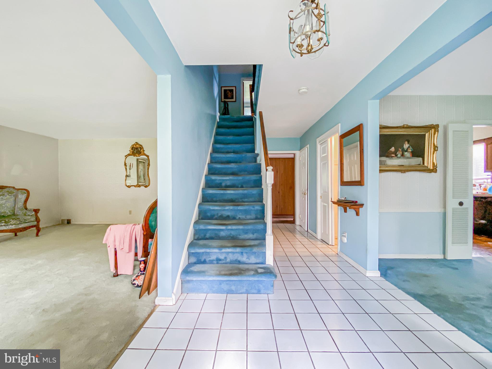 1463 Valley Forge Road Wayne, PA 19087 - Photo 3 of 23 Foyer