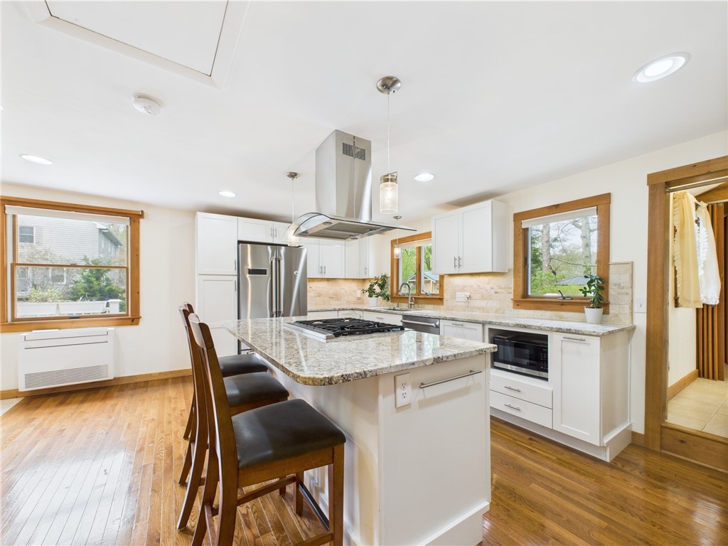 722 S Road South Kingstown, RI 02879 - Photo 8 of 36