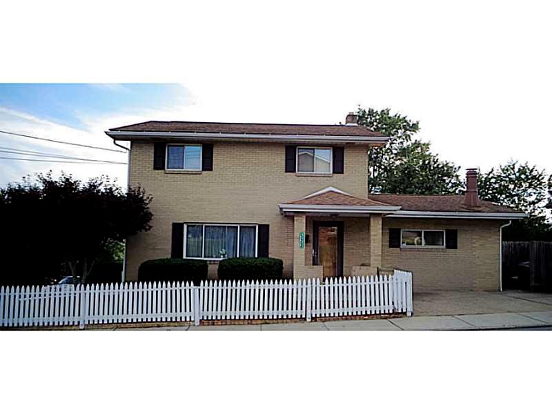 523 Fairoaks Street McKees Rocks, PA 15136 - Photo 1 of 24 Exterior Front.