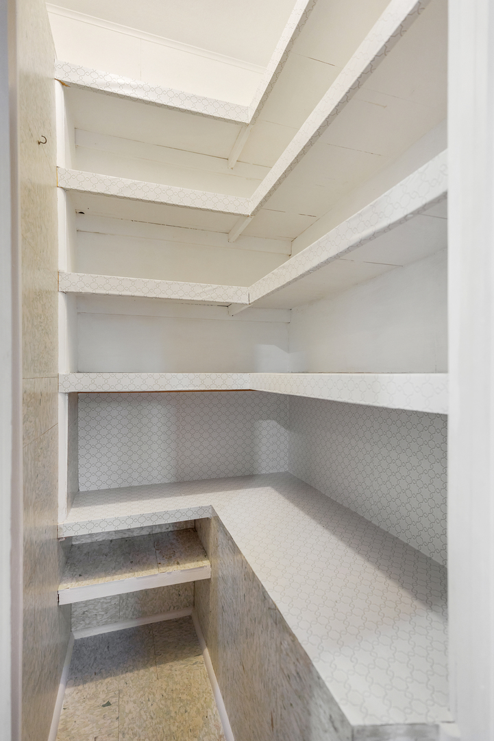11611 Maple Avenue Hebron, IL 60034 - Photo 13 of 23 a view of walk in closet with empty racks