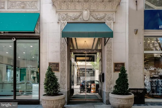 $3,200 | 202 South 17th Street, Philadelphia, PA 19103