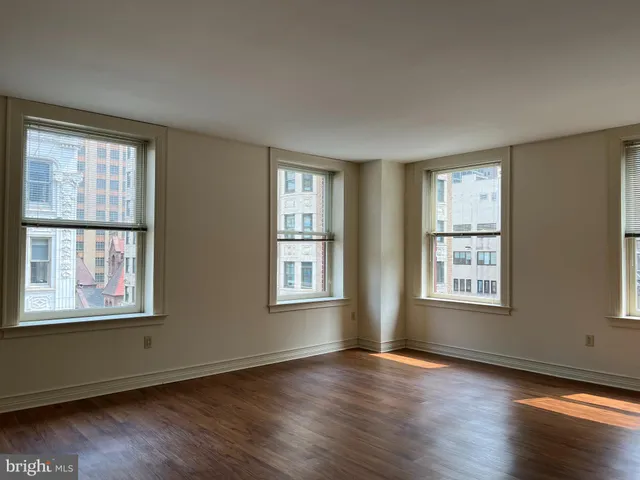 $3,200 | 202 South 17th Street, Philadelphia, PA 19103