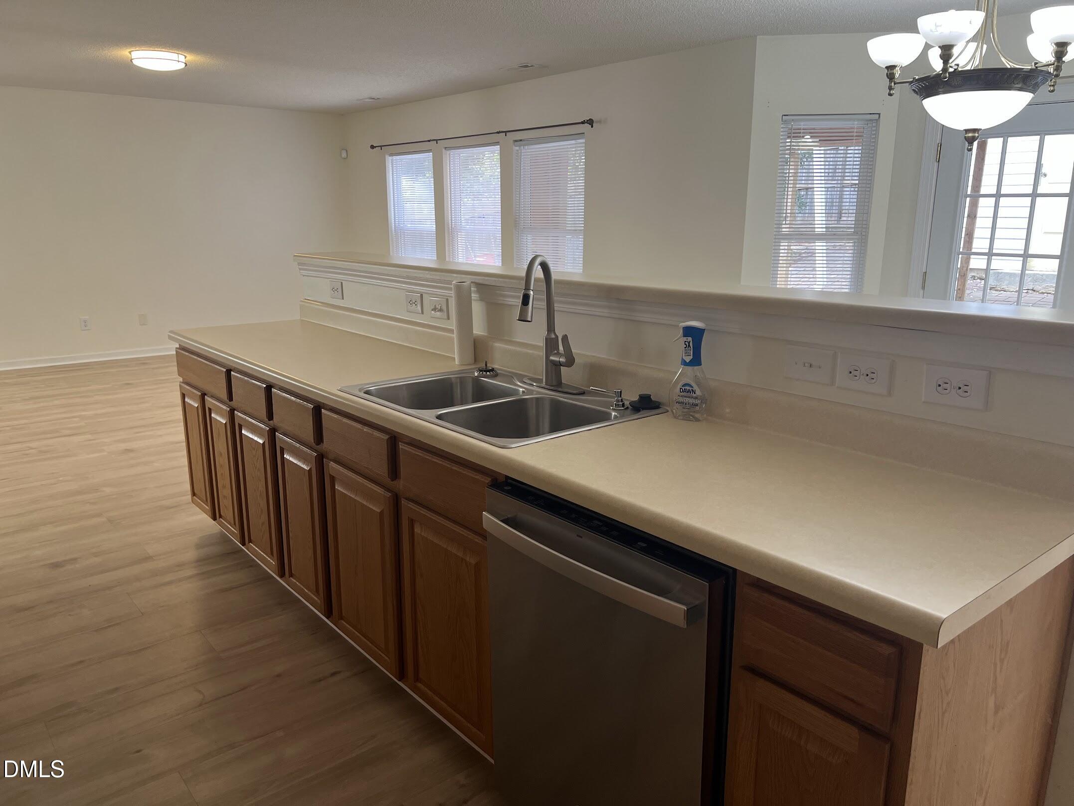 2920 Roundleaf Court Raleigh, NC 27604 - Photo 9 of 42 IMG_9667