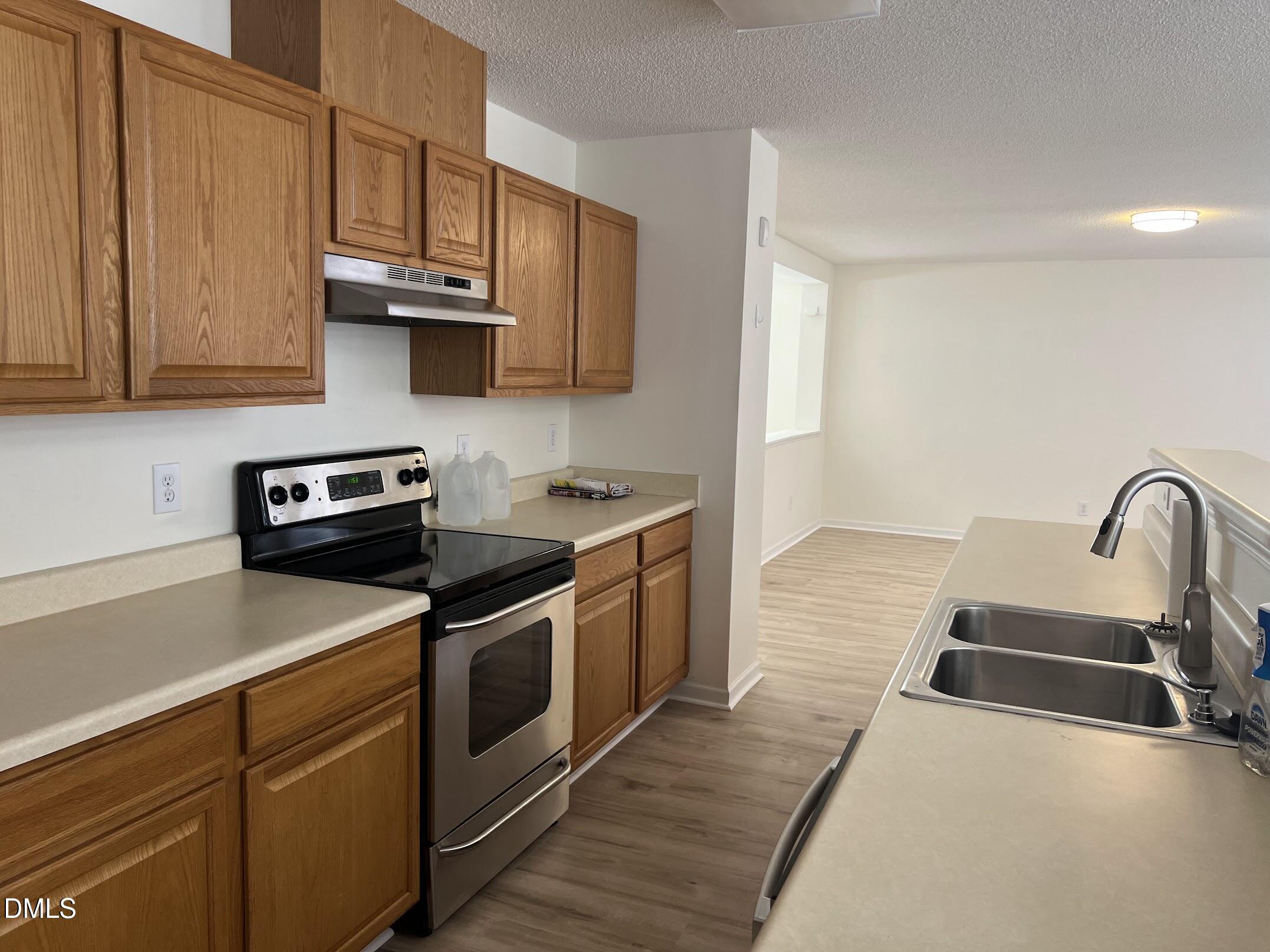 2920 Roundleaf Court Raleigh, NC 27604 - Photo 10 of 42 IMG_9668