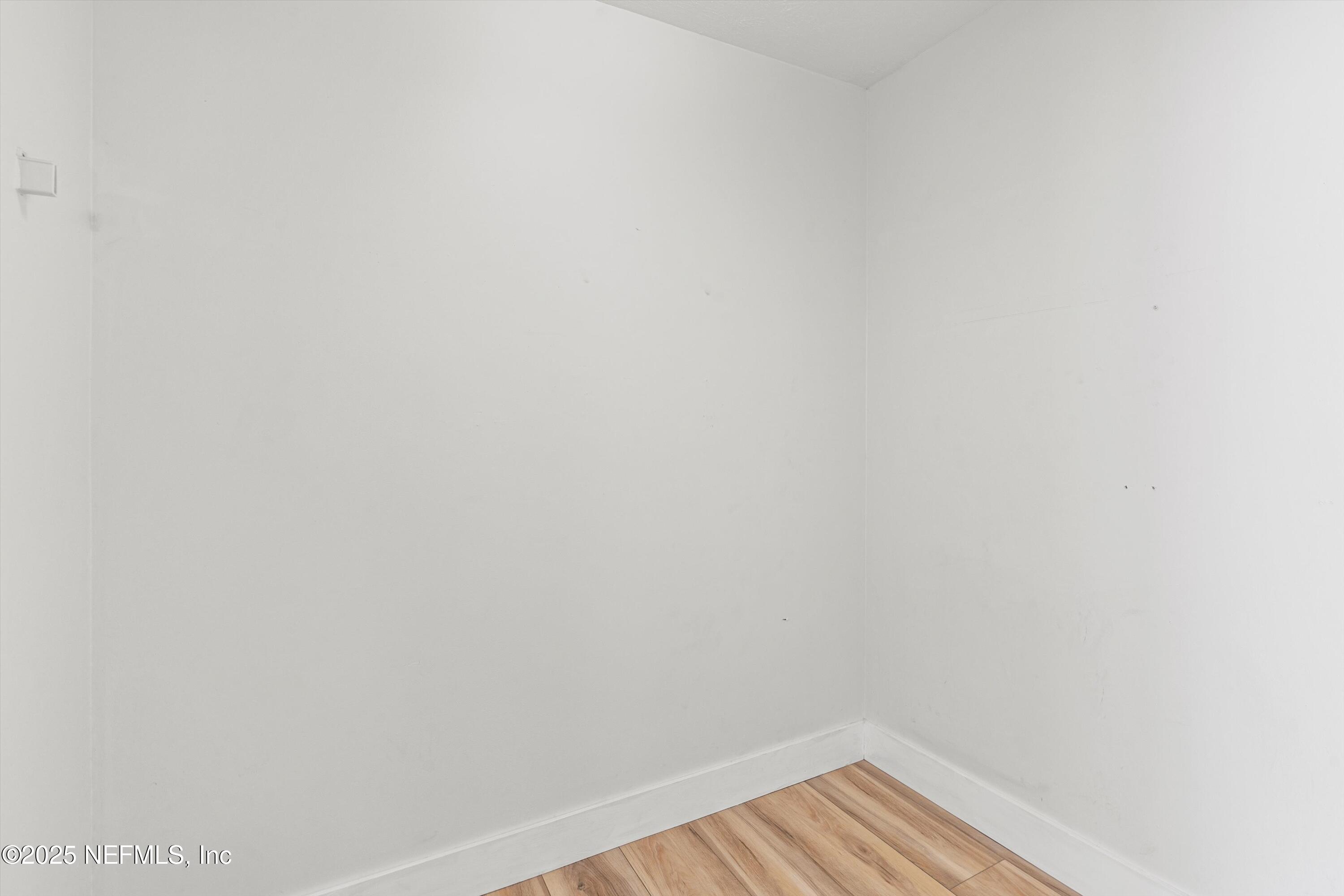 1809 Lakewood Road Jacksonville, FL 32207 - Photo 14 of 39 Walk-in Closet