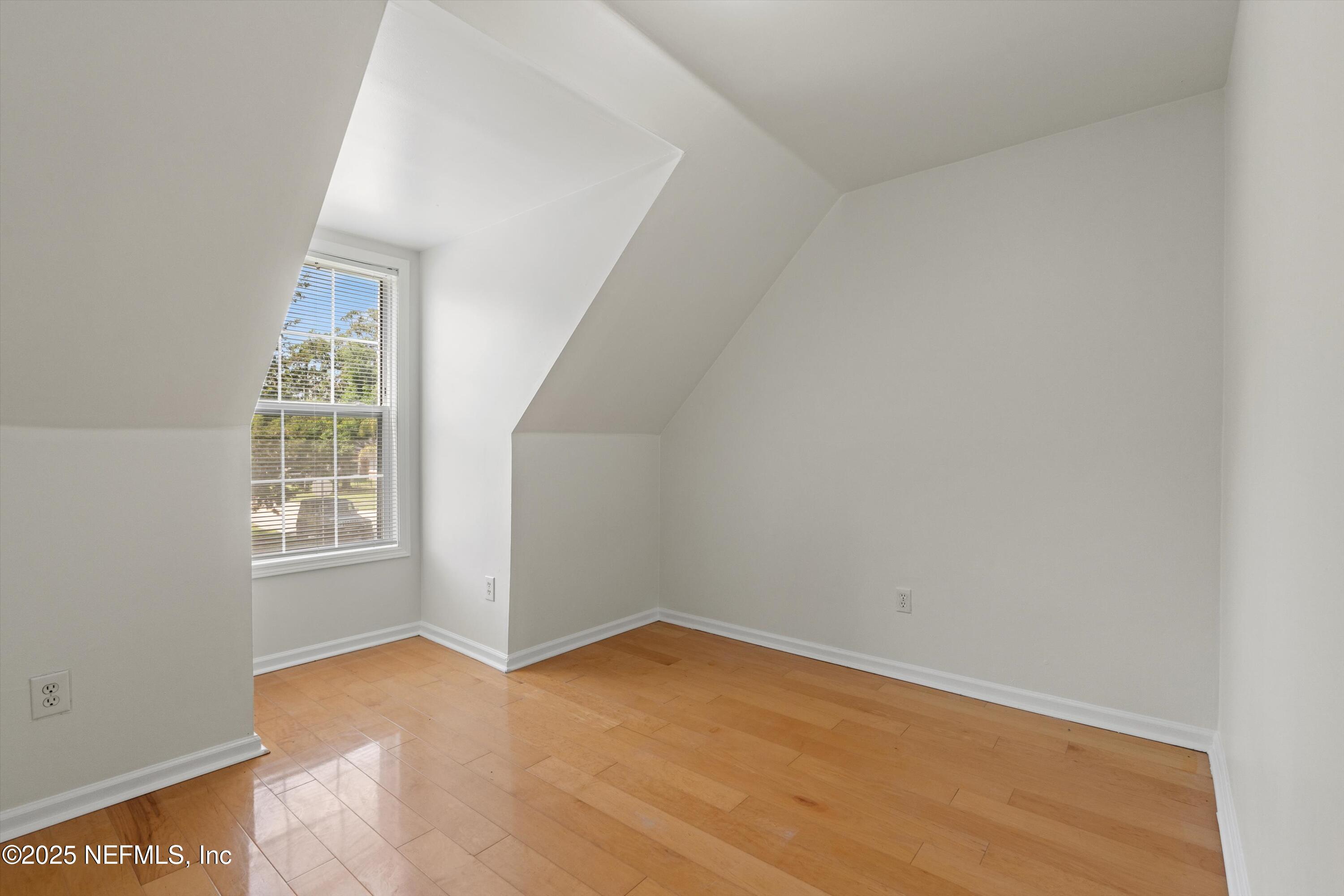 1809 Lakewood Road Jacksonville, FL 32207 - Photo 19 of 39 Bedroom 3