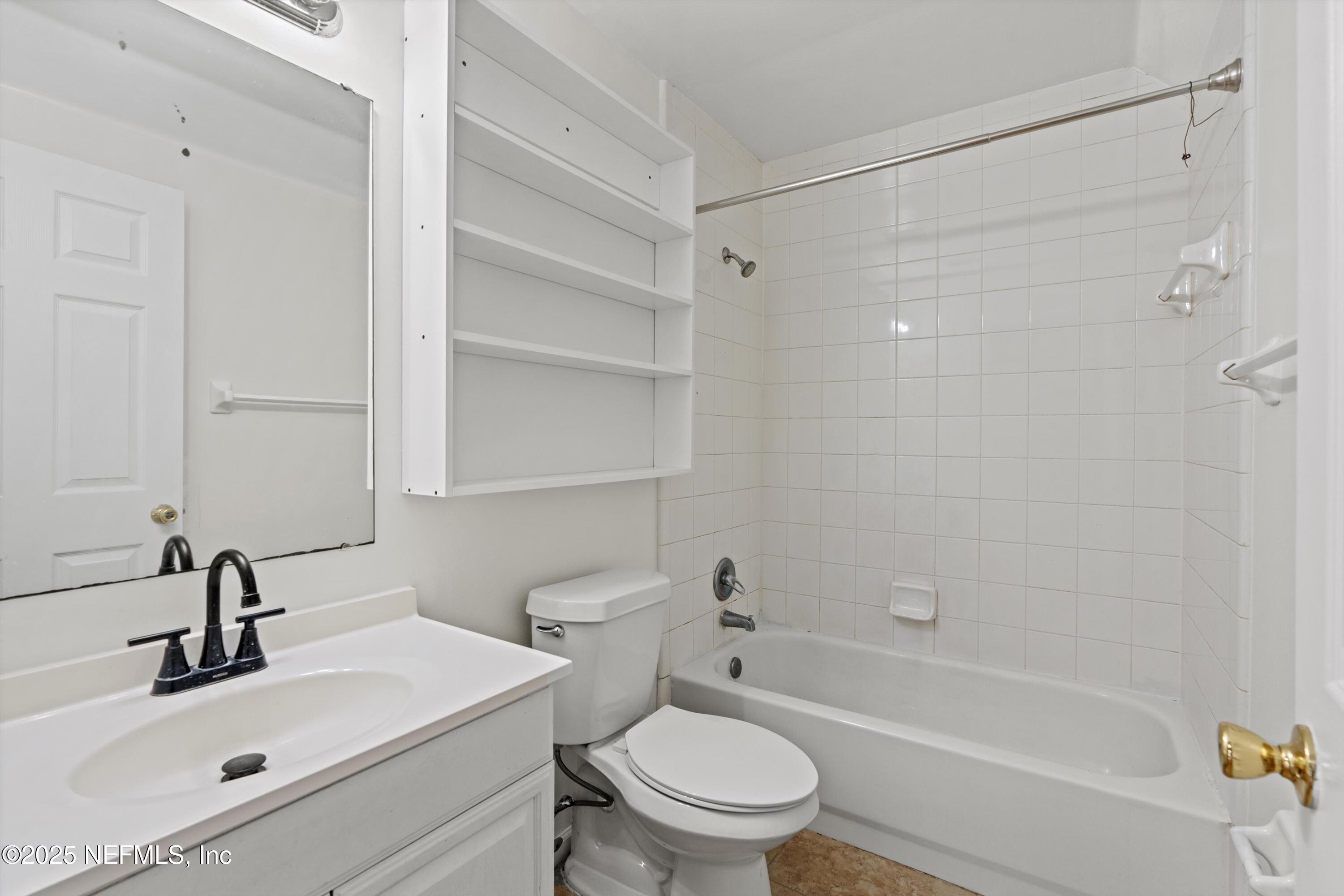 1809 Lakewood Road Jacksonville, FL 32207 - Photo 22 of 39 Bathroom 2