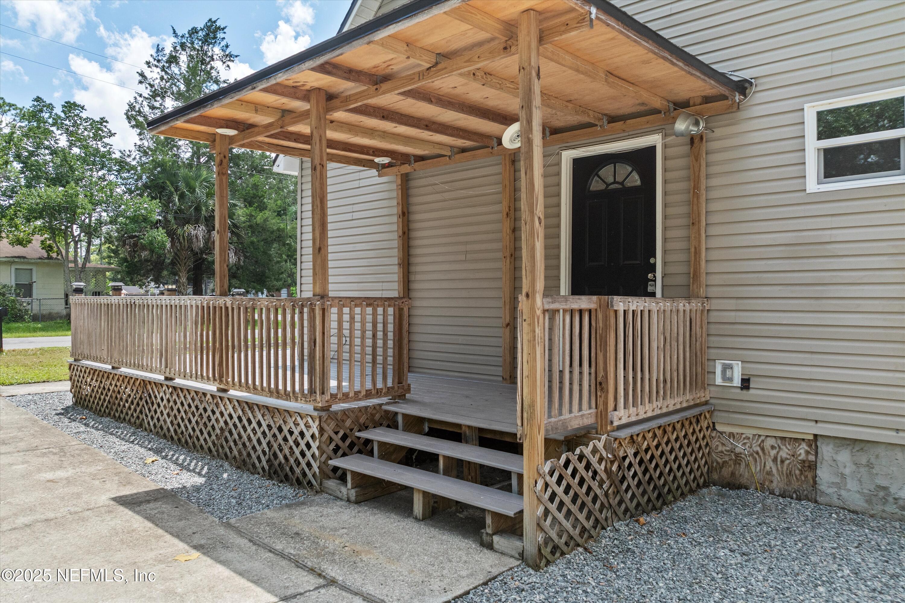 1809 Lakewood Road Jacksonville, FL 32207 - Photo 24 of 39 Side Patio