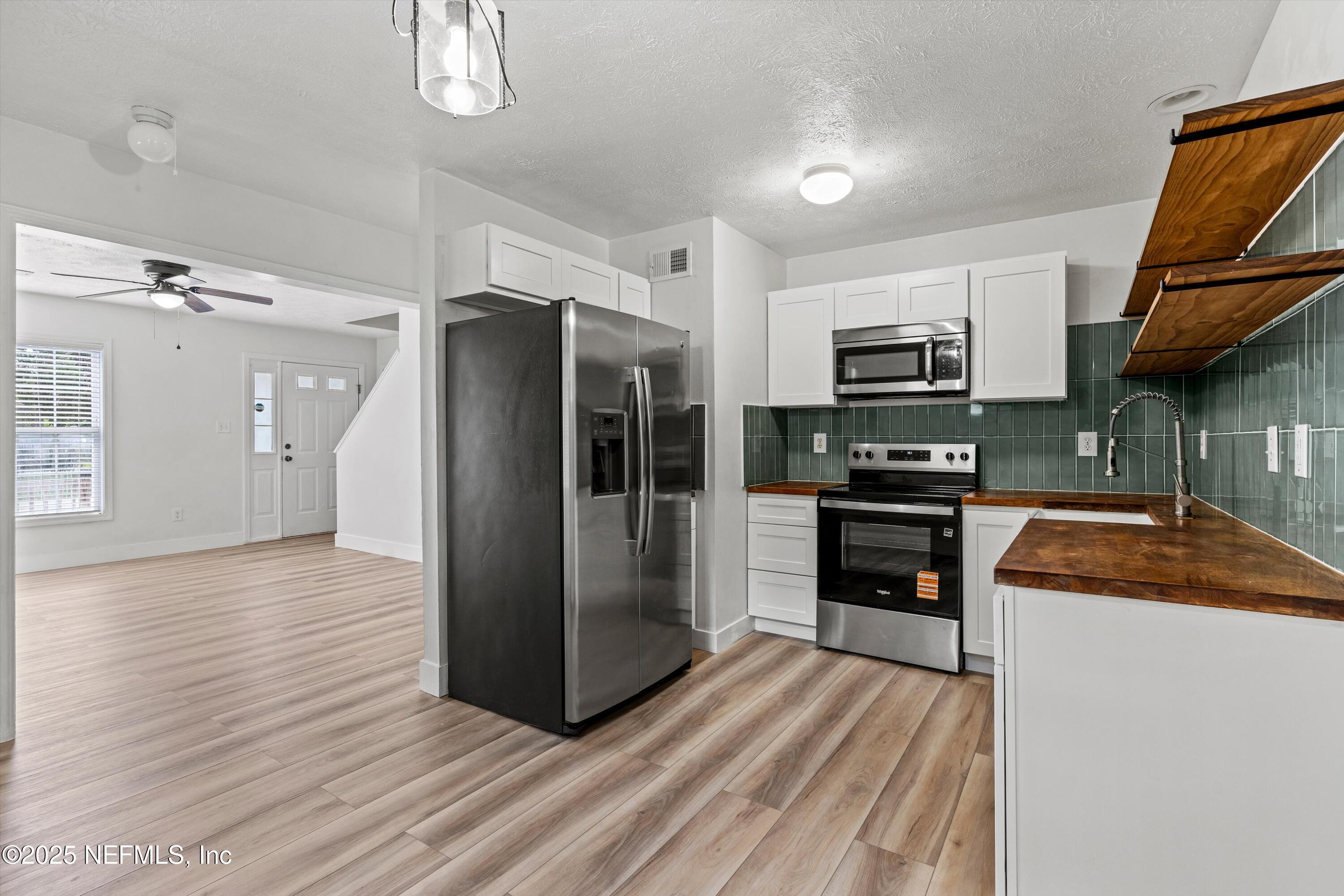 1809 Lakewood Road Jacksonville, FL 32207 - Photo 9 of 39 Kitchen