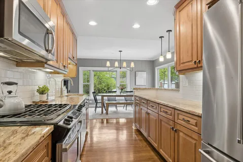 $725,000 | 258 Crest Road, Glen Ellyn, IL 60137