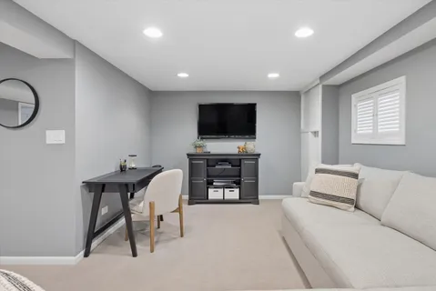 $725,000 | 258 Crest Road, Glen Ellyn, IL 60137