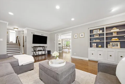 $725,000 | 258 Crest Road, Glen Ellyn, IL 60137