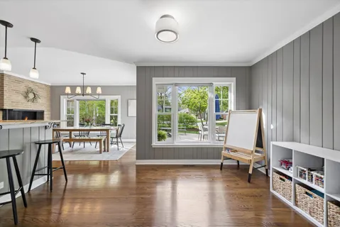 $725,000 | 258 Crest Road, Glen Ellyn, IL 60137