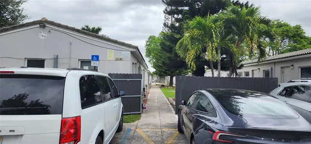 $1,000 | 2707 Lincoln Street, Unit 18, Hollywood, FL 33020