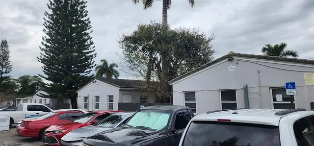 $1,000 | 2707 Lincoln Street, Unit 18, Hollywood, FL 33020